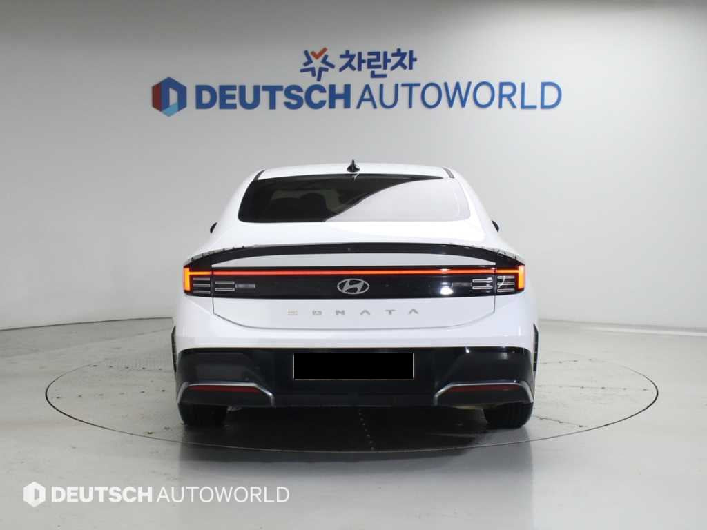 Hyundai Sonata — photo 04