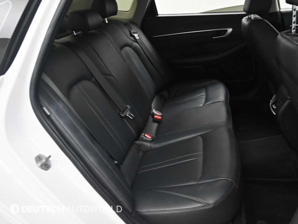 Hyundai Sonata — photo 12