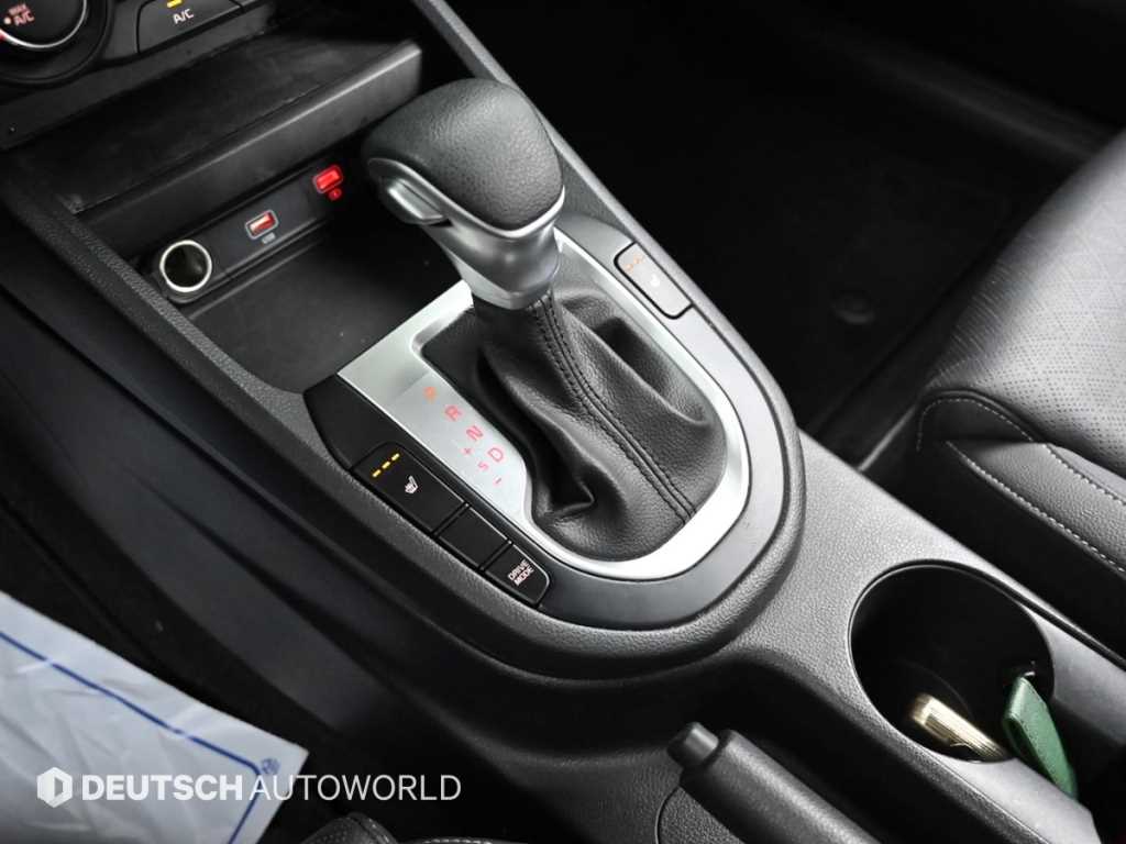 Kia K3 — photo 09