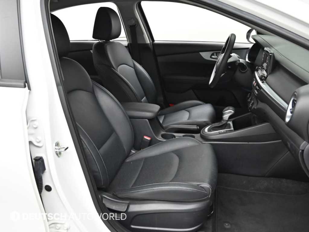 Kia K3 — photo 10