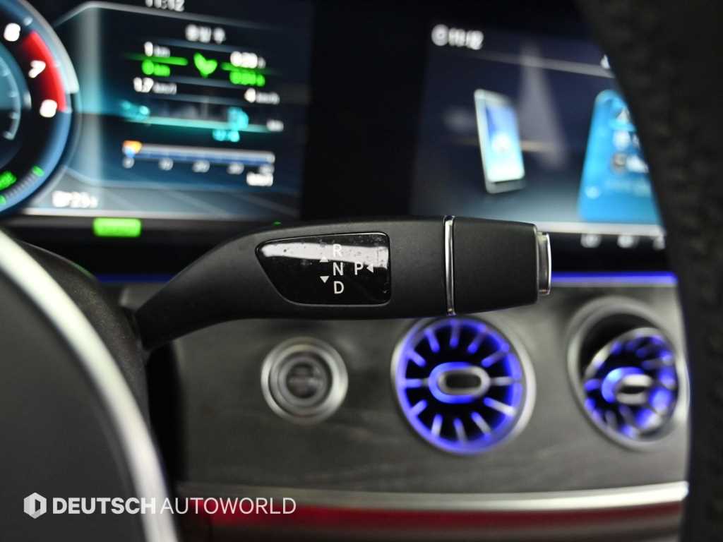 Mercedes-Benz CLS-Class — photo 09