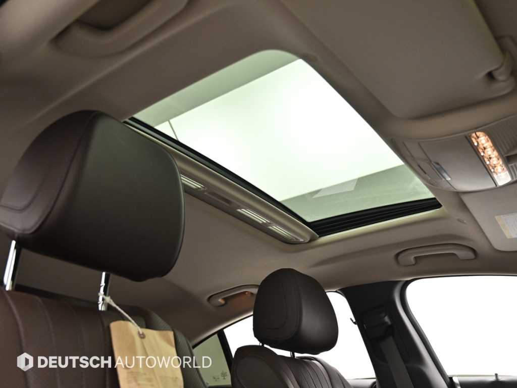 Mercedes-Benz CLS-Class — photo 18