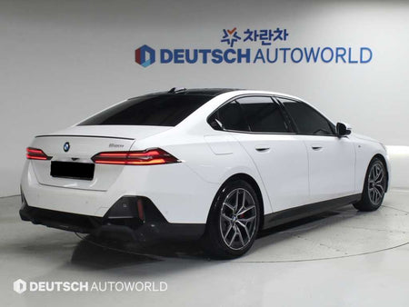BMW 5-Series — photo 02