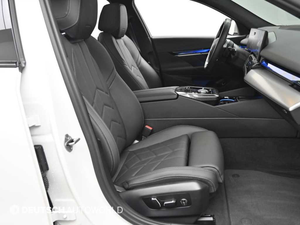 BMW 5-Series — photo 10