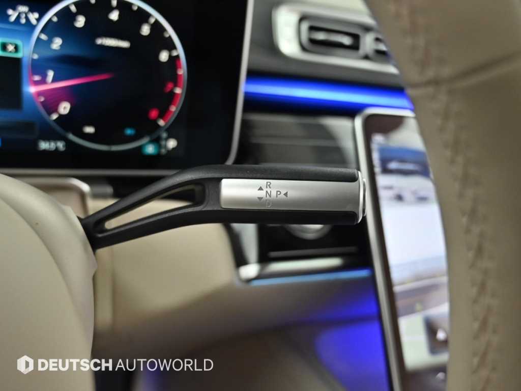 Mercedes-Benz S-Class — photo 09