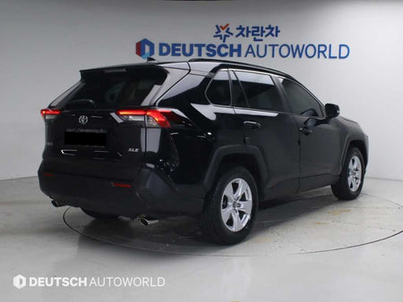 Toyota RAV4 — photo 02