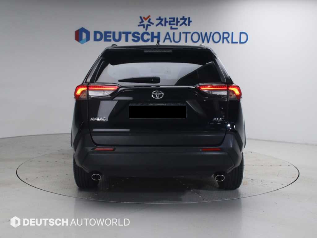 Toyota RAV4 — photo 04