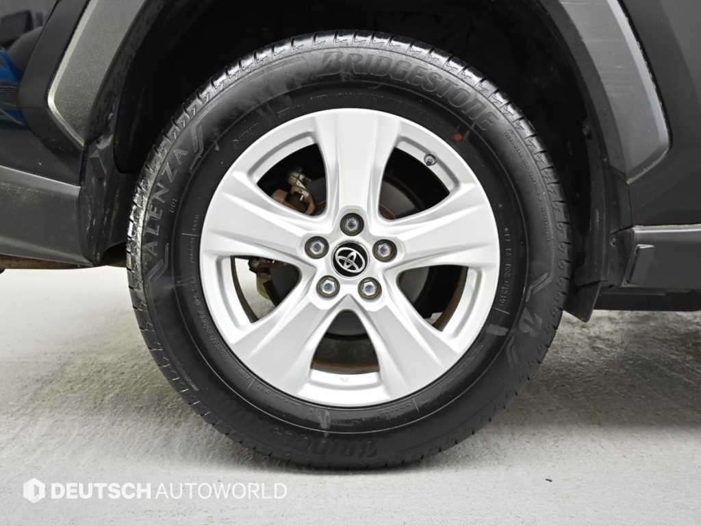 Toyota RAV4 — photo 05