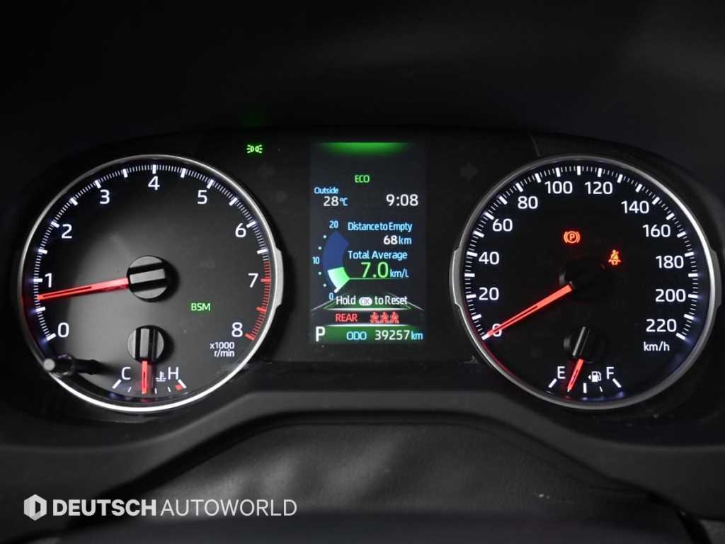 Toyota RAV4 — photo 08