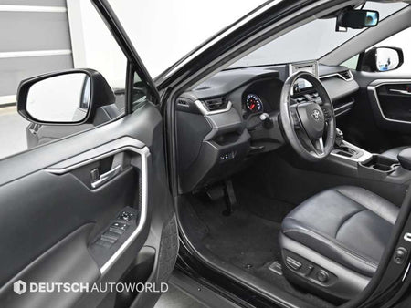Toyota RAV4 — photo 11
