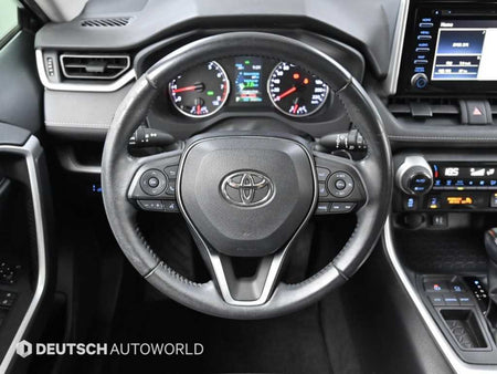 Toyota RAV4 — photo 13