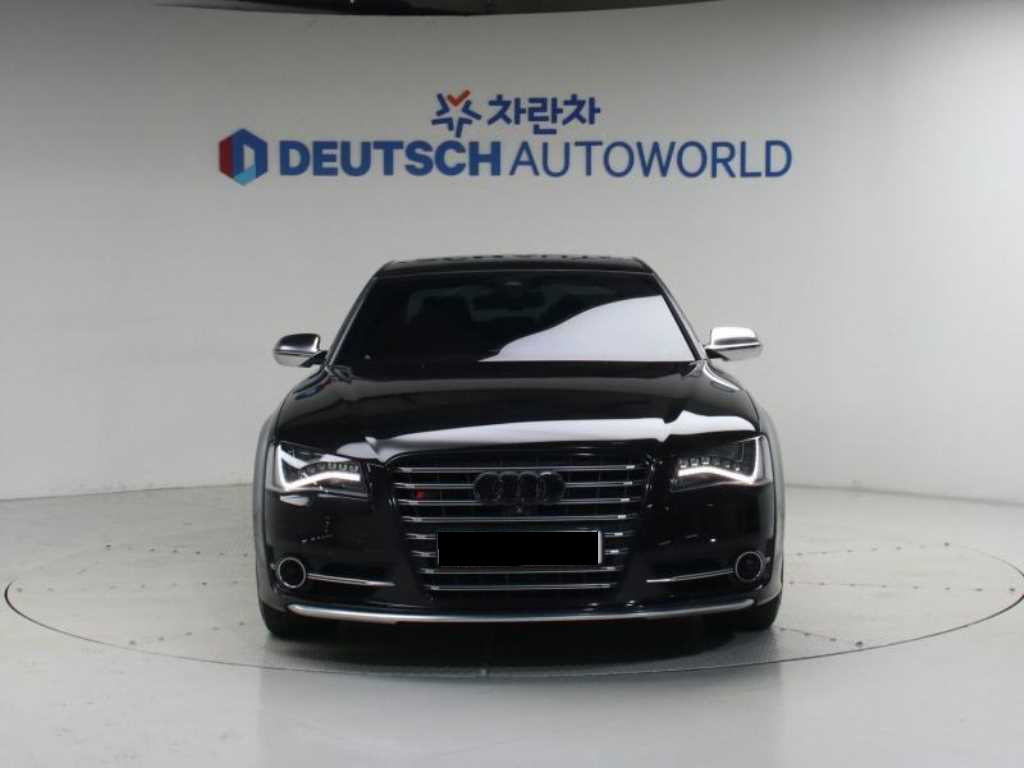 Audi S8 — photo 03