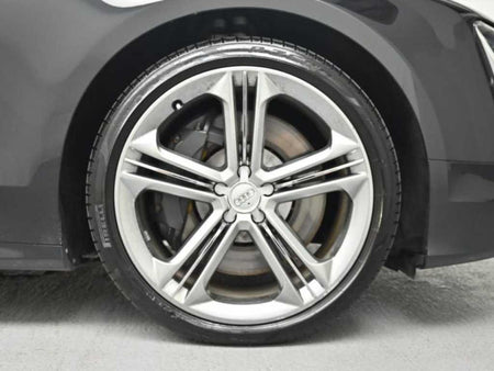 Audi S8 — photo 05