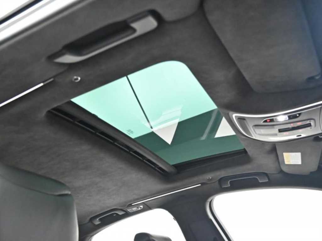 Audi S8 — photo 18