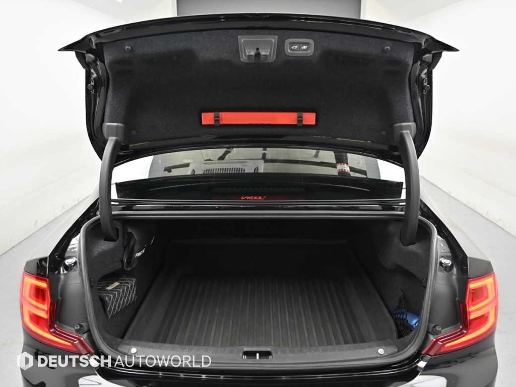 Volvo S90 — photo 19