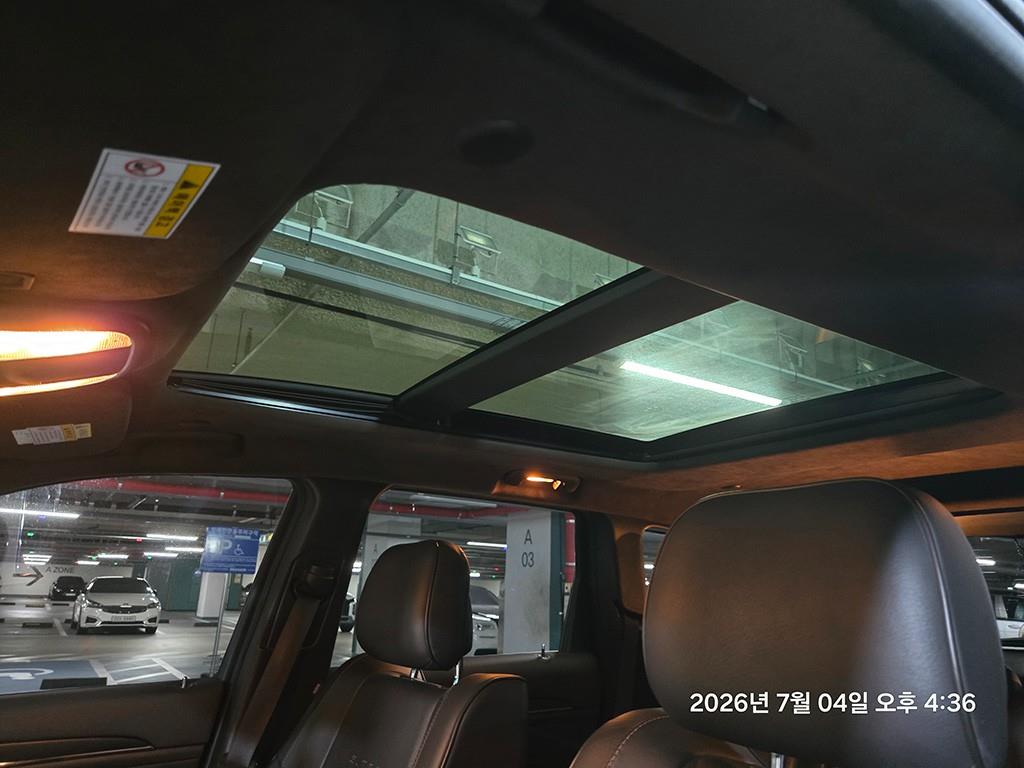 Jeep Cherokee — photo 15