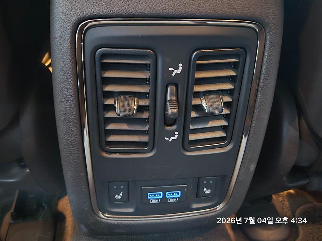 Jeep Cherokee — photo 16