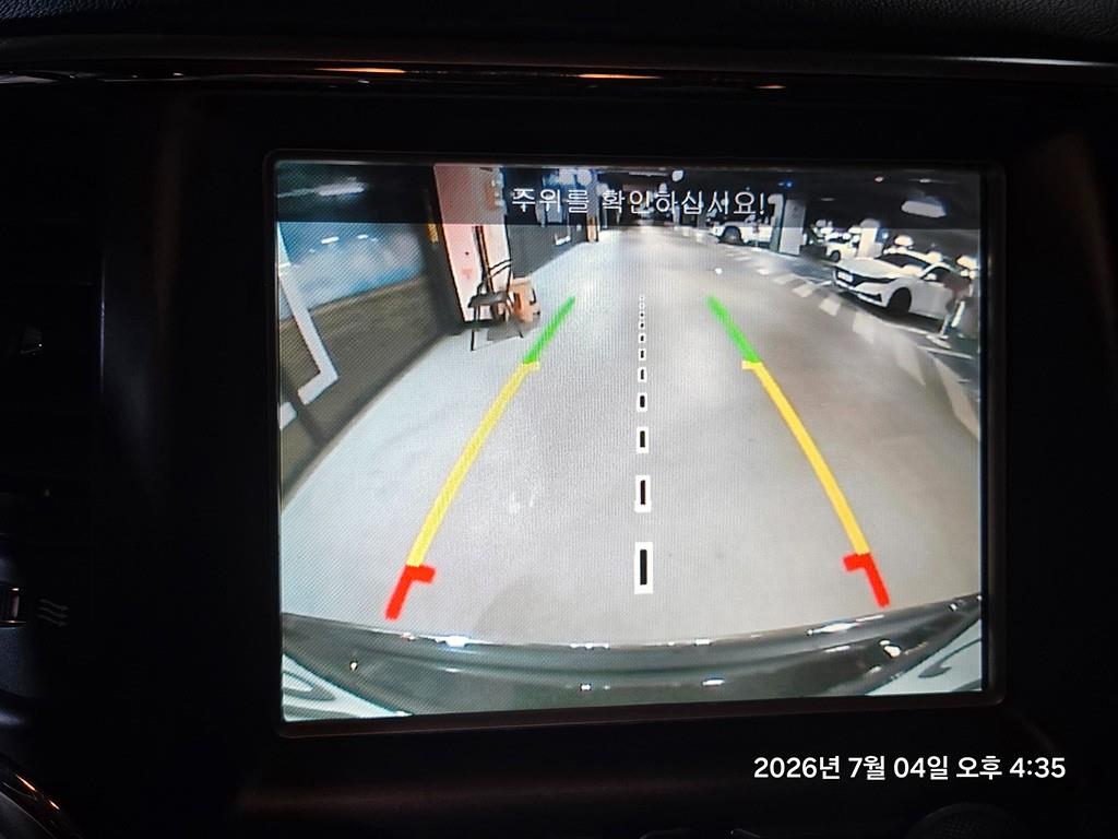 Jeep Cherokee — photo 18