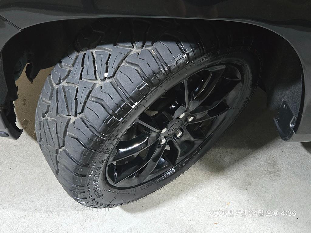 Jeep Cherokee — photo 20
