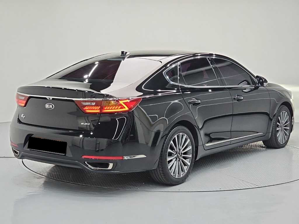 Kia K7 — photo 04