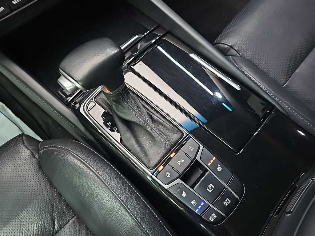Kia K7 — photo 08