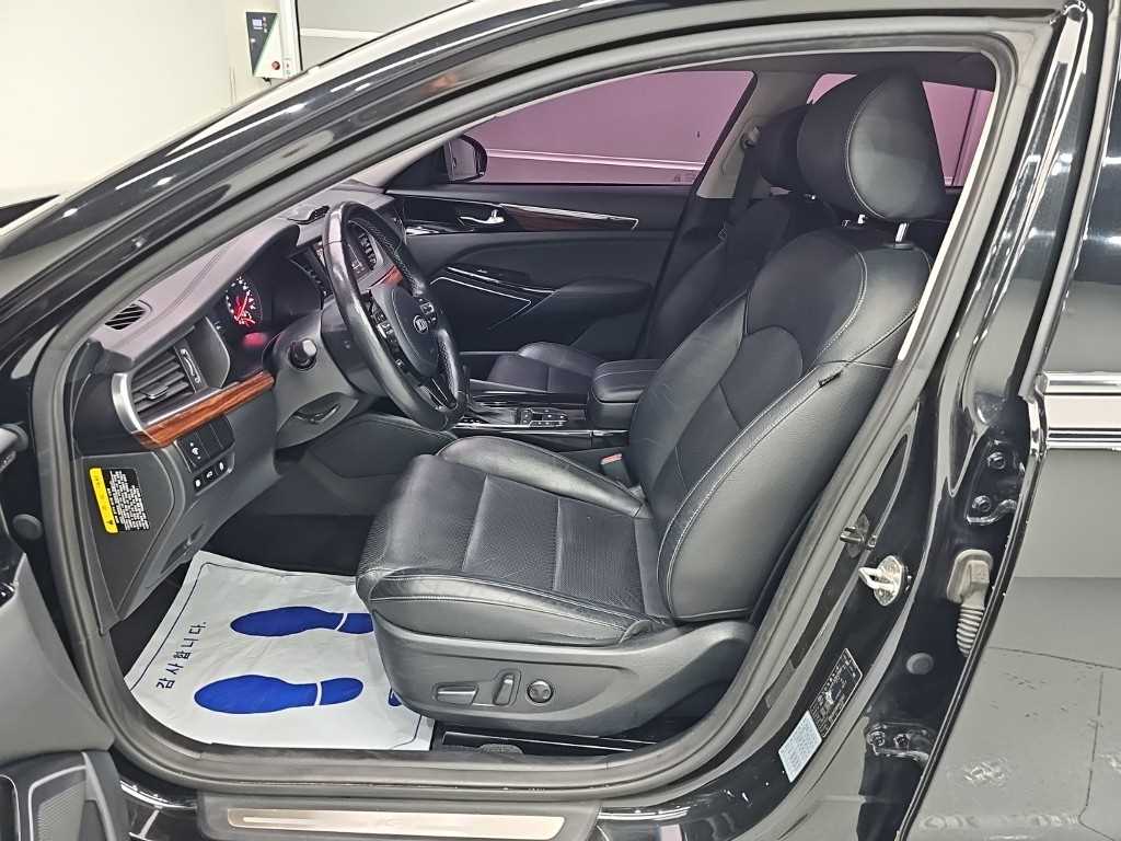 Kia K7 — photo 11