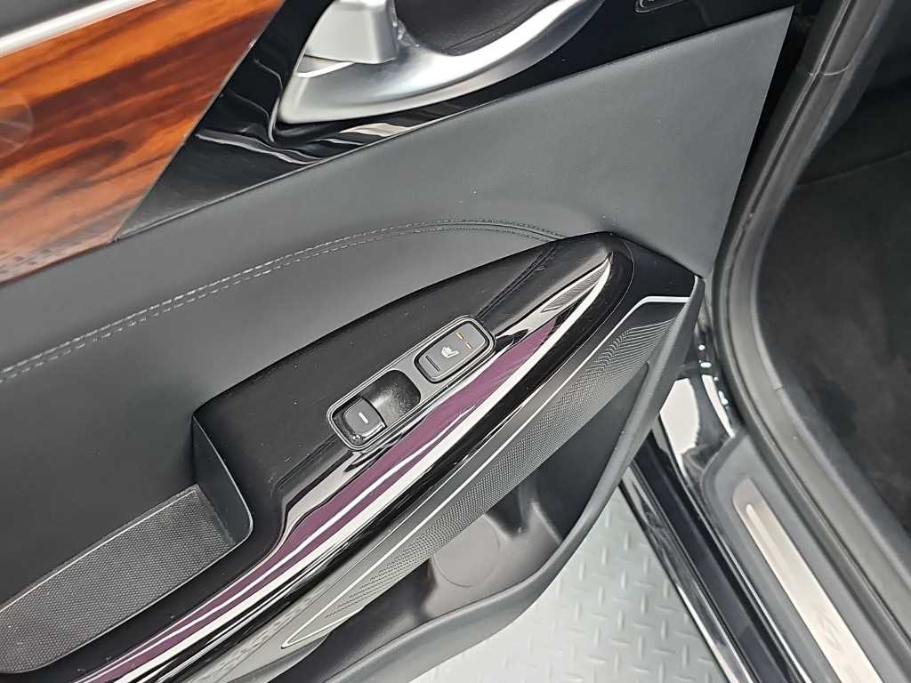 Kia K7 — photo 13