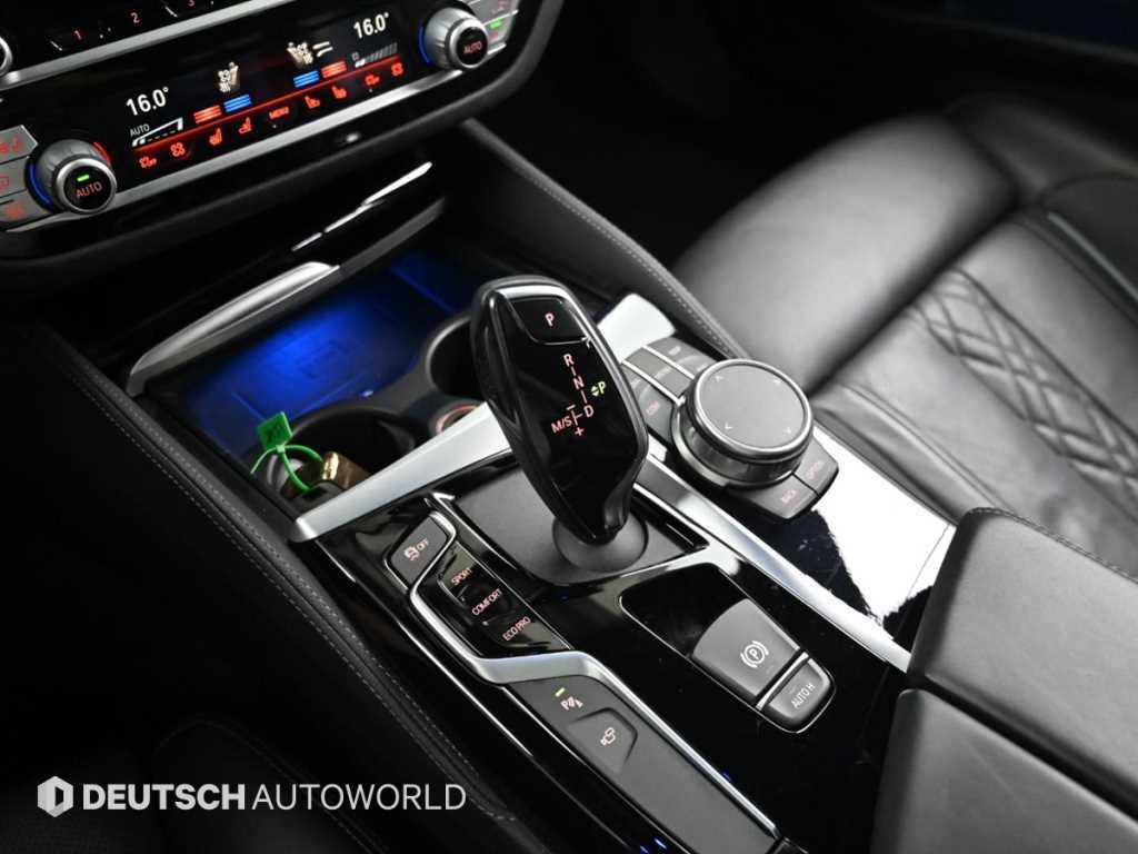 BMW 5-Series — photo 09