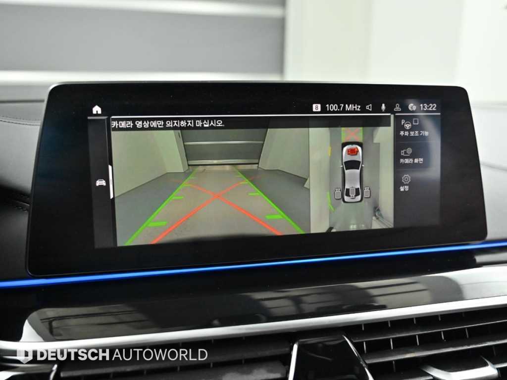 BMW 5-Series — photo 15