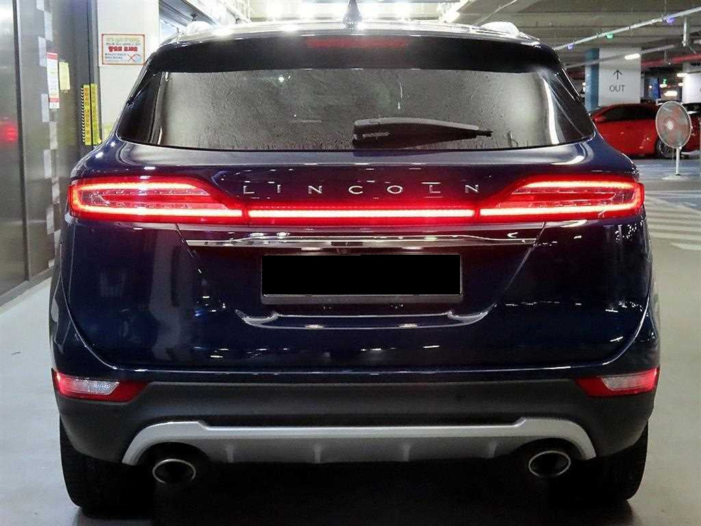 Lincoln MKC — photo 05