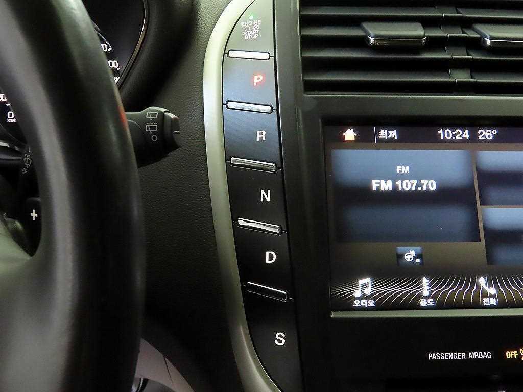 Lincoln MKC — photo 12