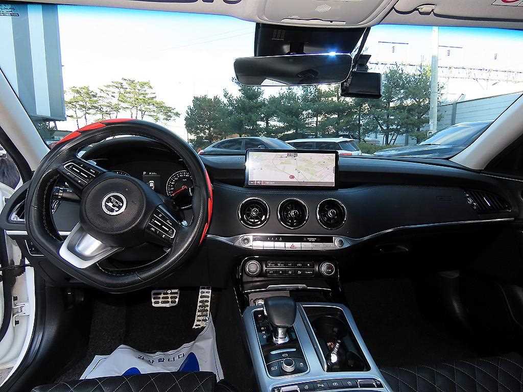 Kia Stinger — photo 07