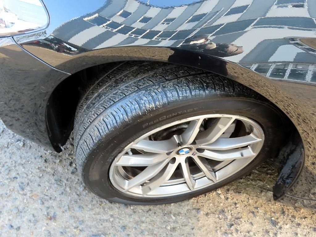 BMW 5-Series — photo 20