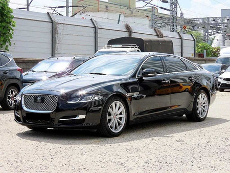 Jaguar XJ — photo 02