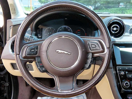 Jaguar XJ — photo 08