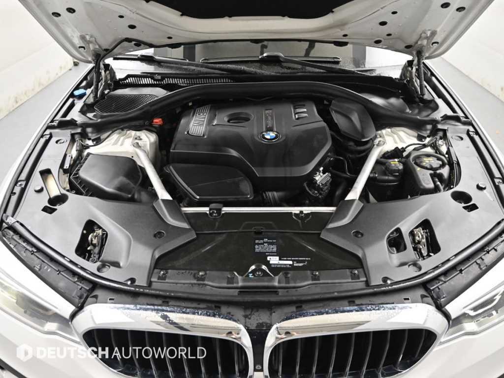 BMW 5-Series — photo 05