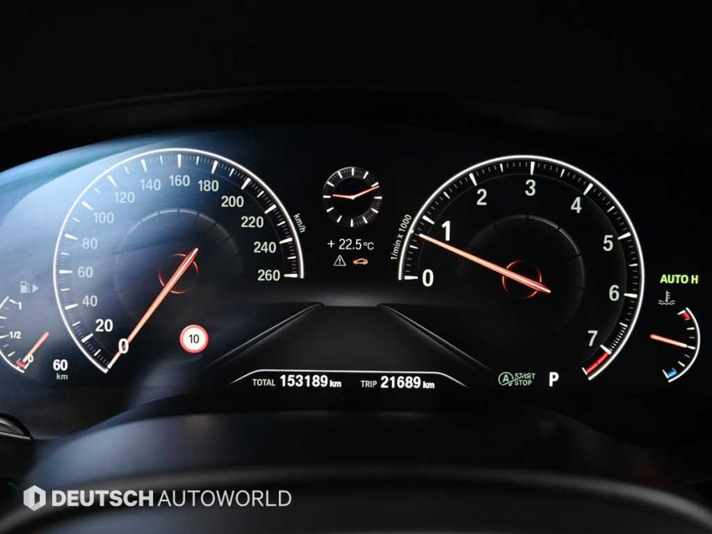BMW 5-Series — photo 07