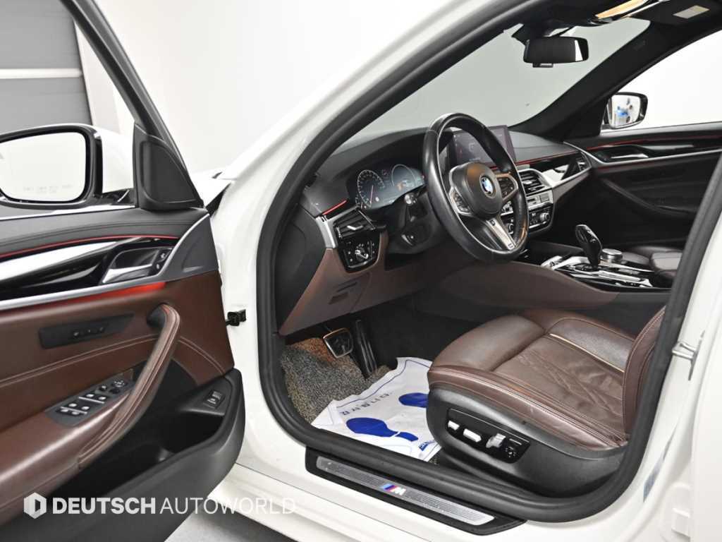 BMW 5-Series — photo 10
