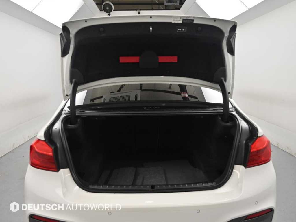 BMW 5-Series — photo 18