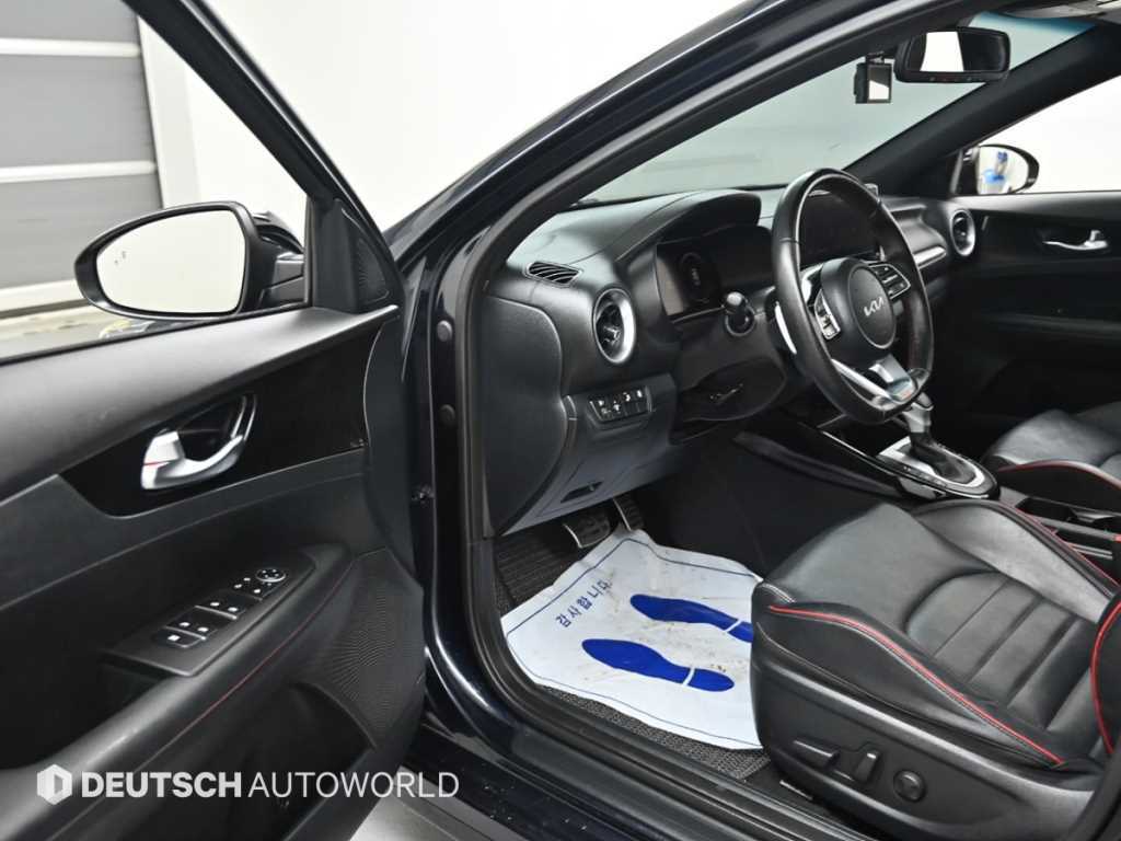Kia K3 — photo 11