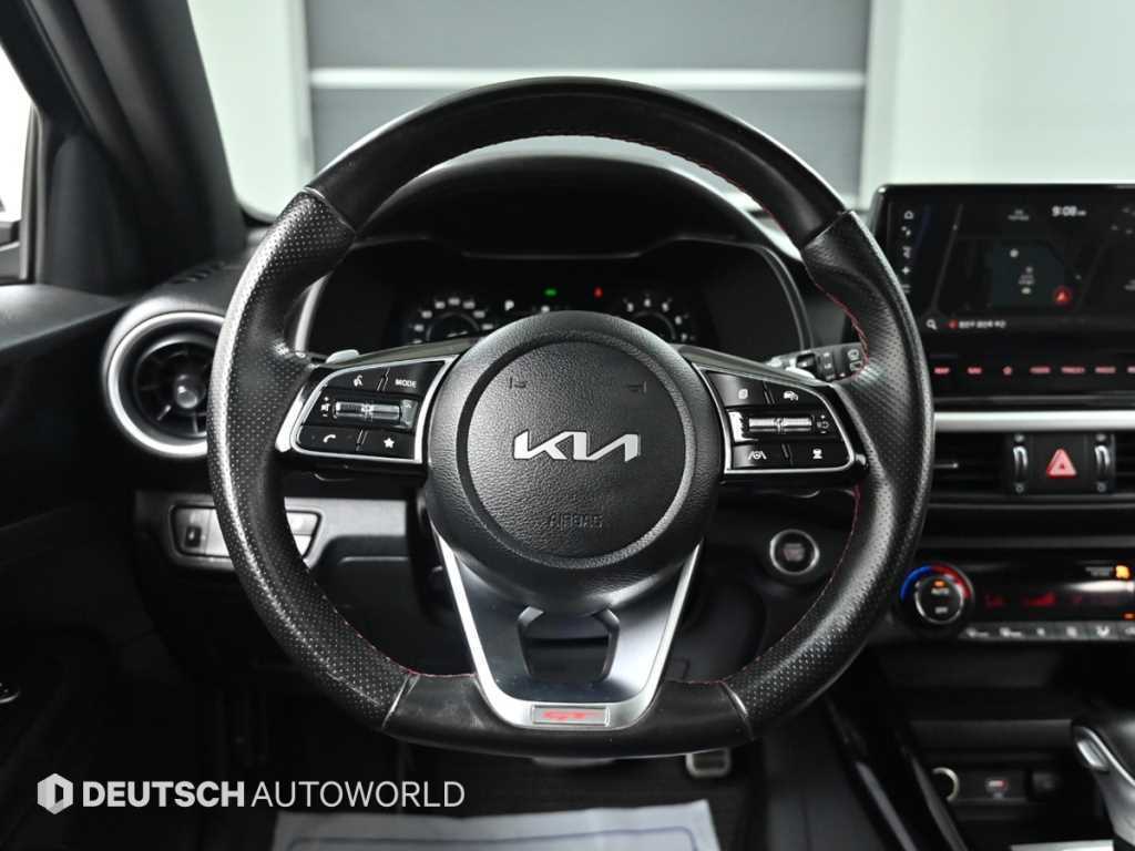 Kia K3 — photo 13
