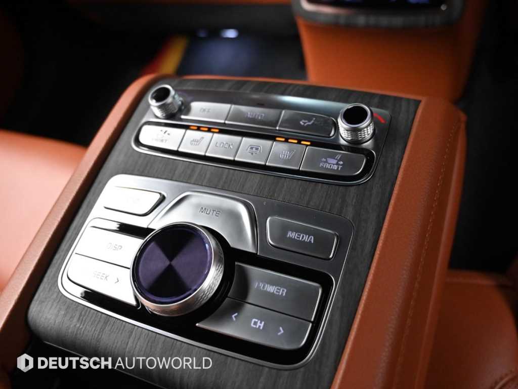 Kia K9 — photo 16