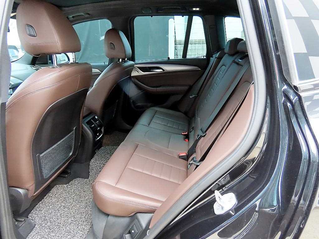 BMW X3 — photo 06