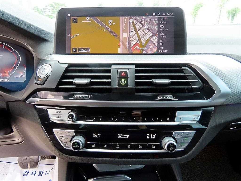 BMW X3 — photo 13