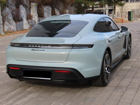Porsche Taycan — photo 03