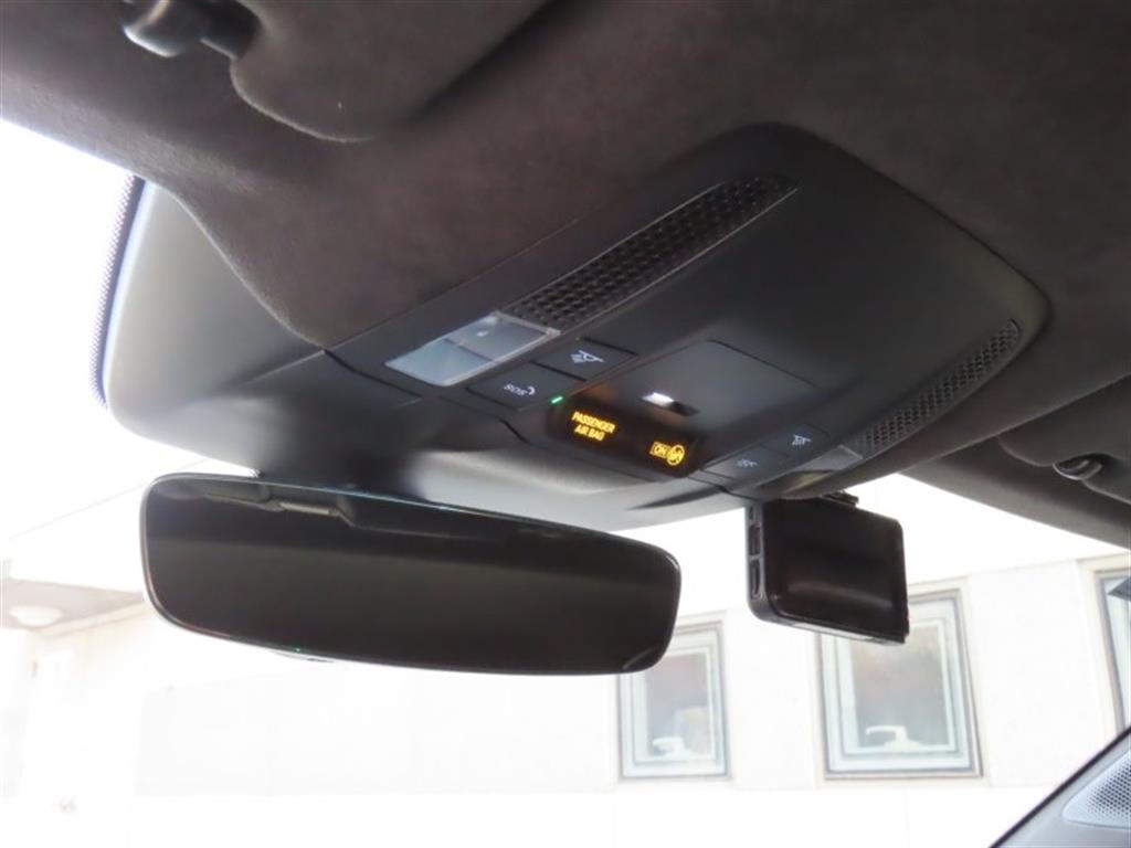 Porsche Taycan — photo 11