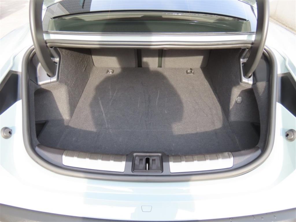 Porsche Taycan — photo 18