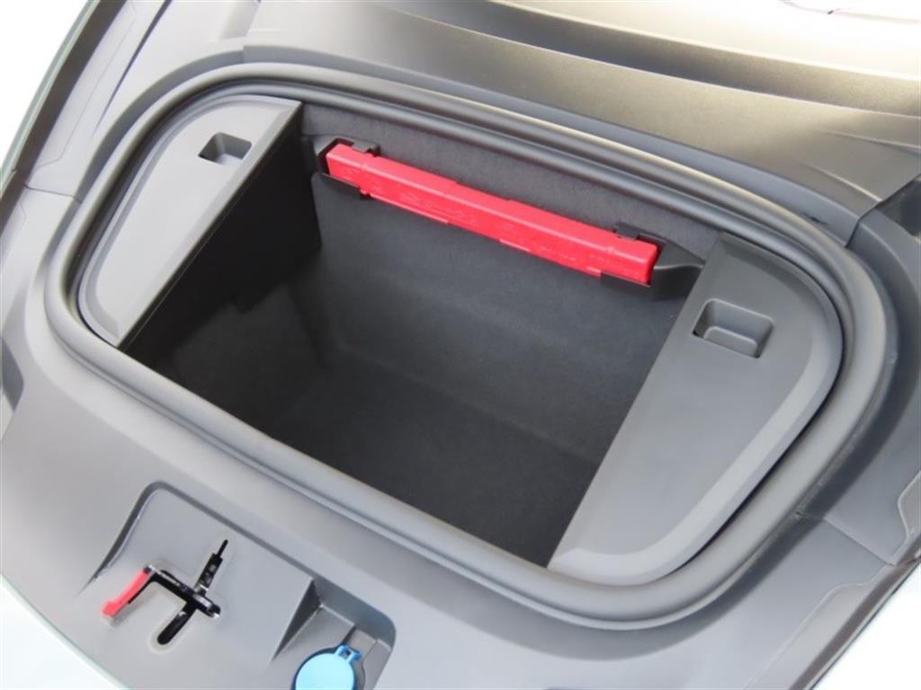 Porsche Taycan — photo 20