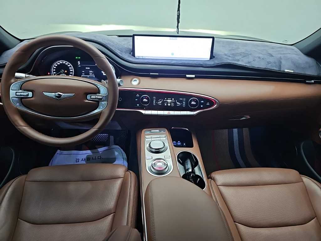 Genesis GV70 — photo 07