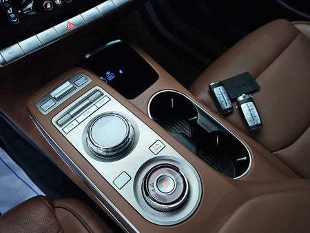 Genesis GV70 — photo 08